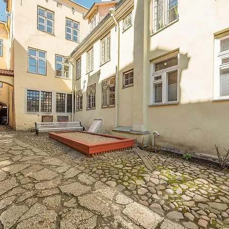 The End Of Alley Apartment *